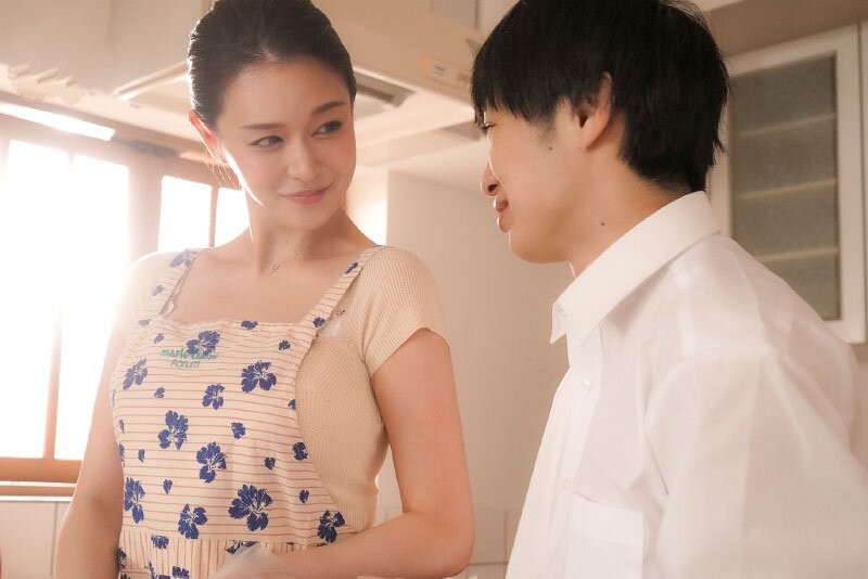 Cậu con trai địt mẹ kế khi bố vắng nhà